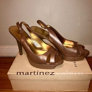 Martinez Valero metallic nude patent leather heel